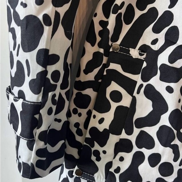 REVOLVE BRAND: LITA by CIARRA Amour King Cheetah Print
Trench Coat. NWOT - Picture 6 of 11